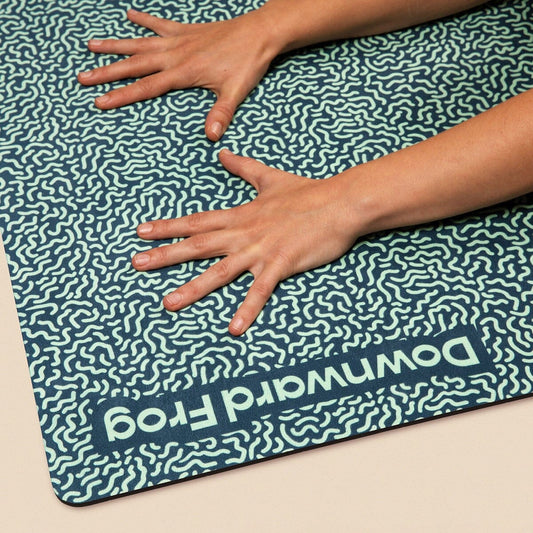 Wormy Travel Yoga Mat Downward-Frog