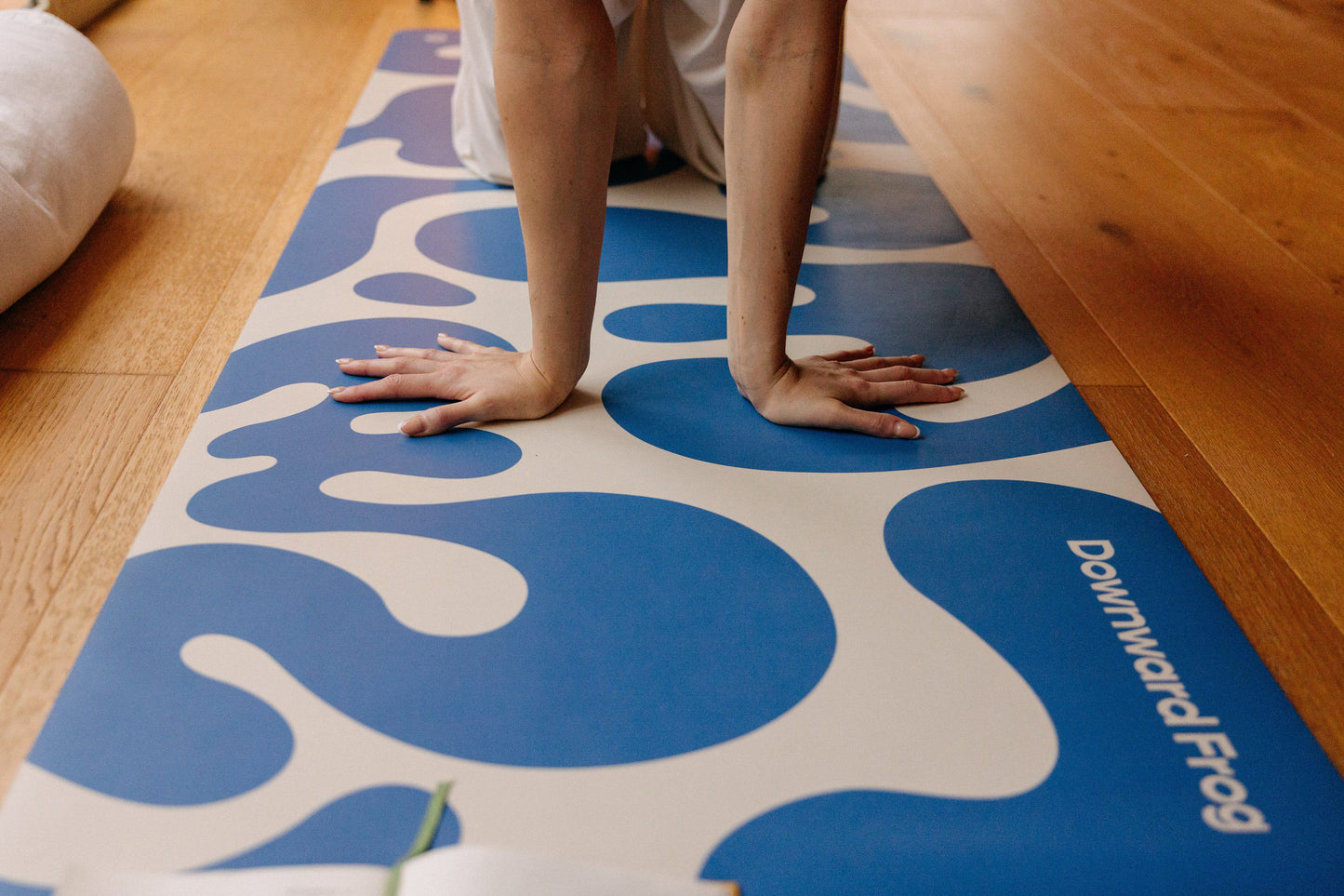 Splosh: 4mm Grippit Mat 4mm Yoga Mat Downward Frog 